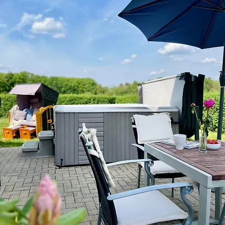 Blick Ins Gruene- Premium-fewo アパート Göhren-Lebbin